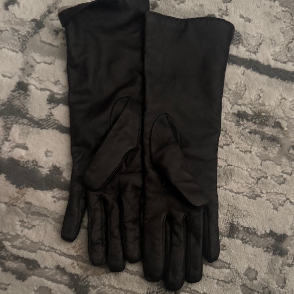 Brooks Black and Gray Leather Gloves
